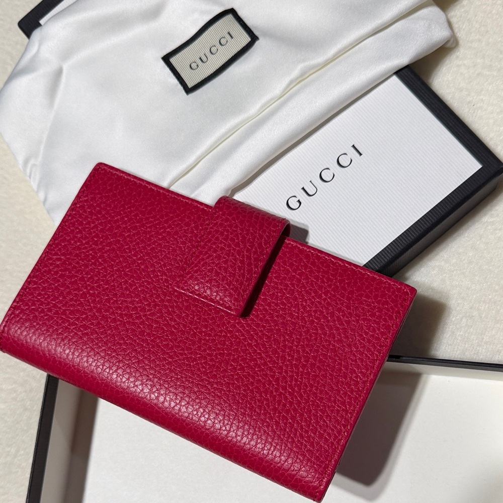 GUCCI Pebbled Leather Card Wallet with ID Window
